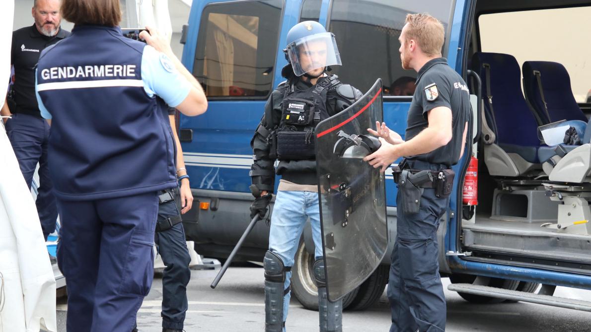 Tenue gendarme femme clearance
